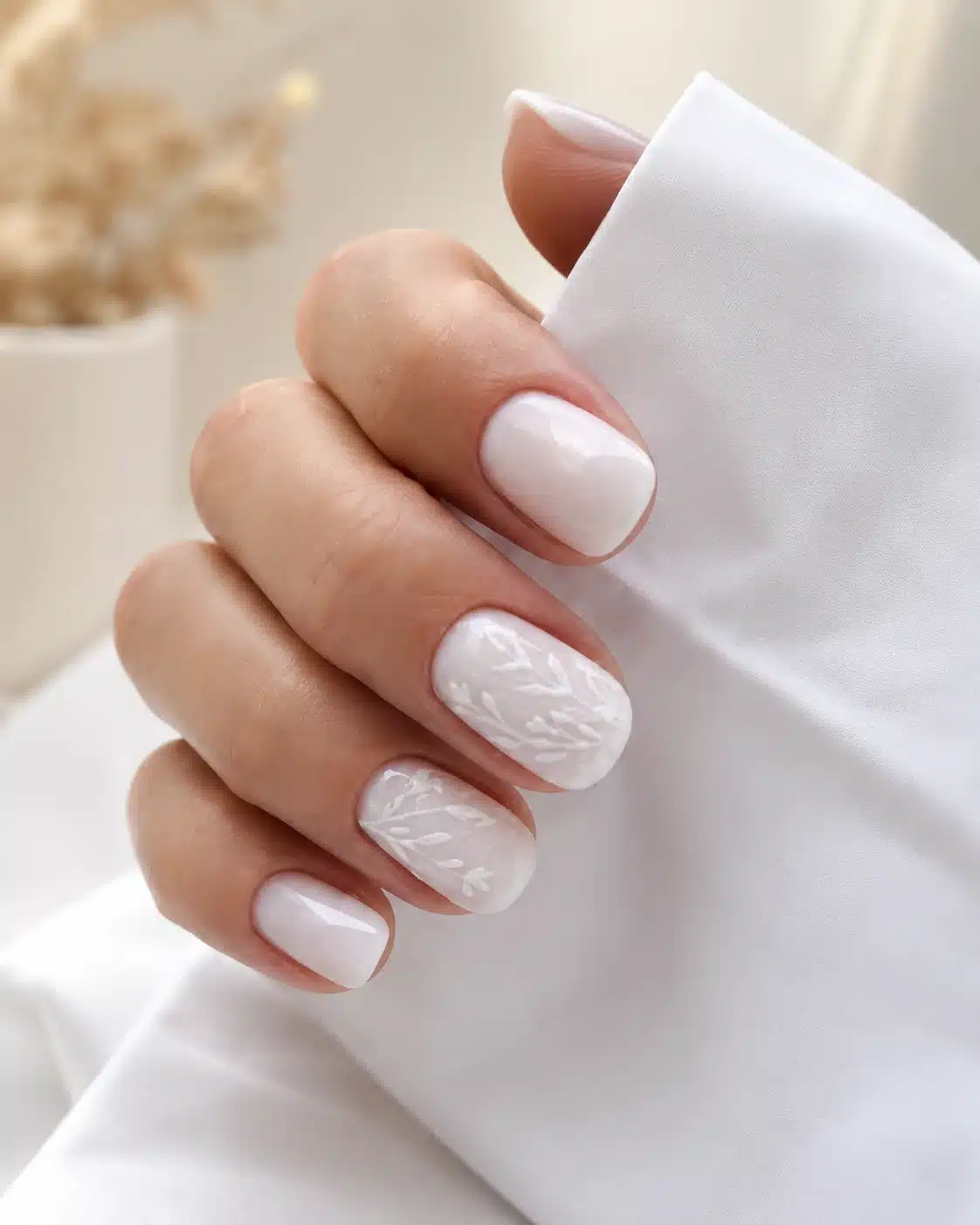 Milky White Nails With Design: Chrome, Flowers, Gold & Almond Ideas 5 Simple almond milky white nails with glossy design finish