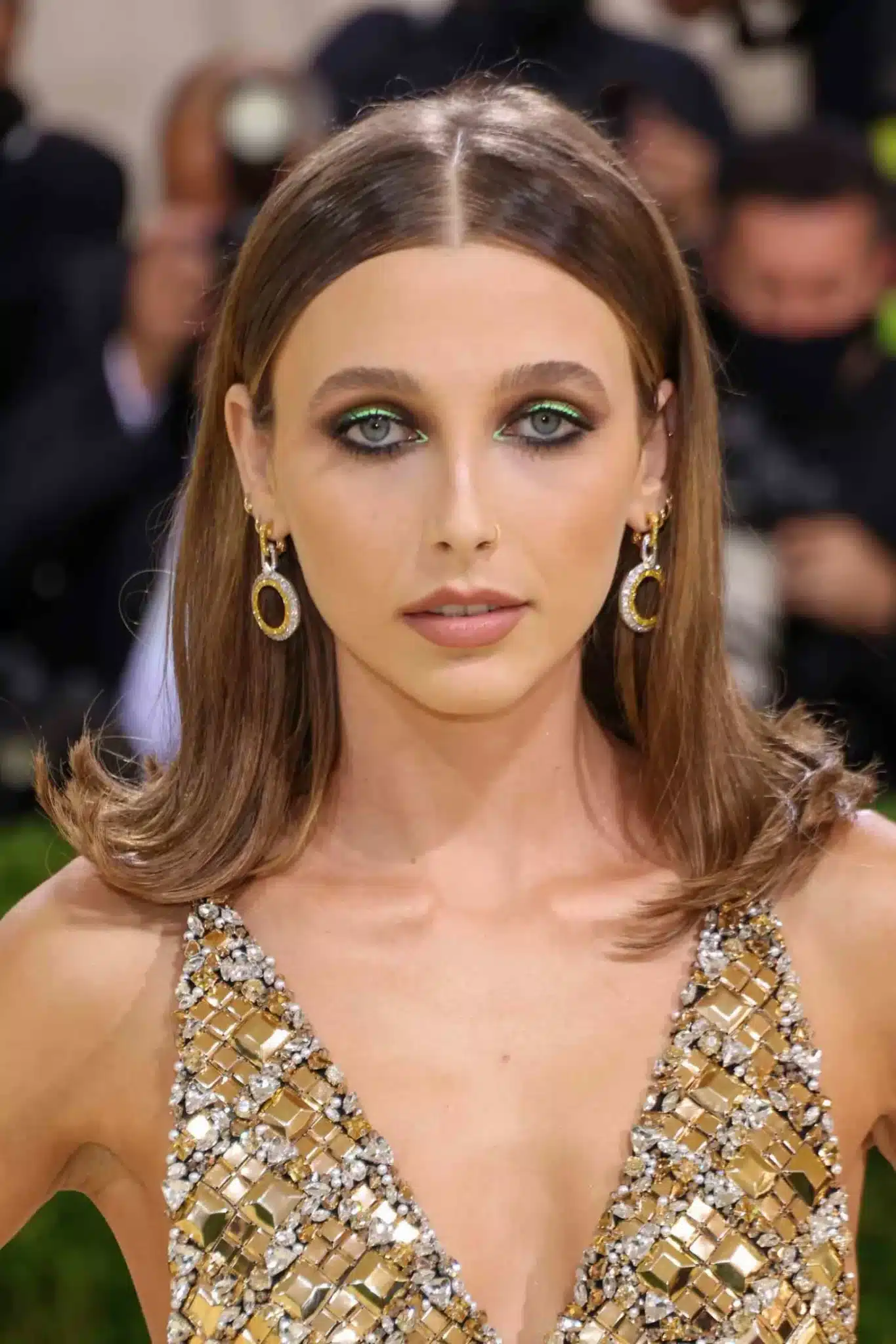 Emma Chamberlain rocking a flippy bob from 35+ Polished Low-Maintenance Medium-Length Haircuts
