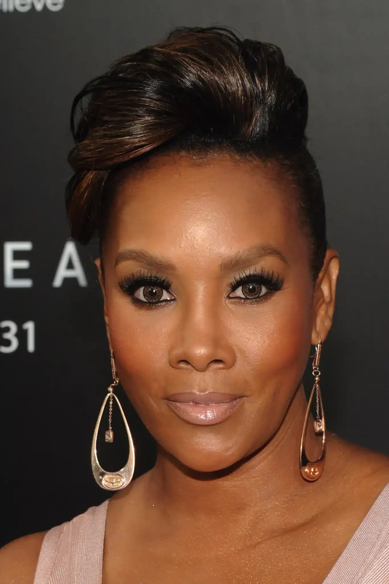 30 flattering haircuts for mature women 16 1 scaled