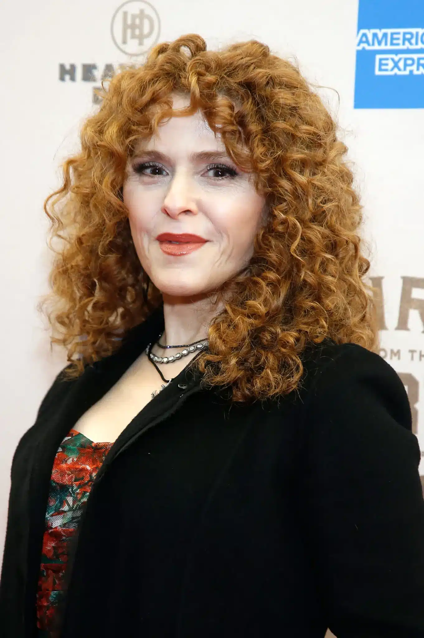 30 flattering haircuts for mature women 17 1 scaled
