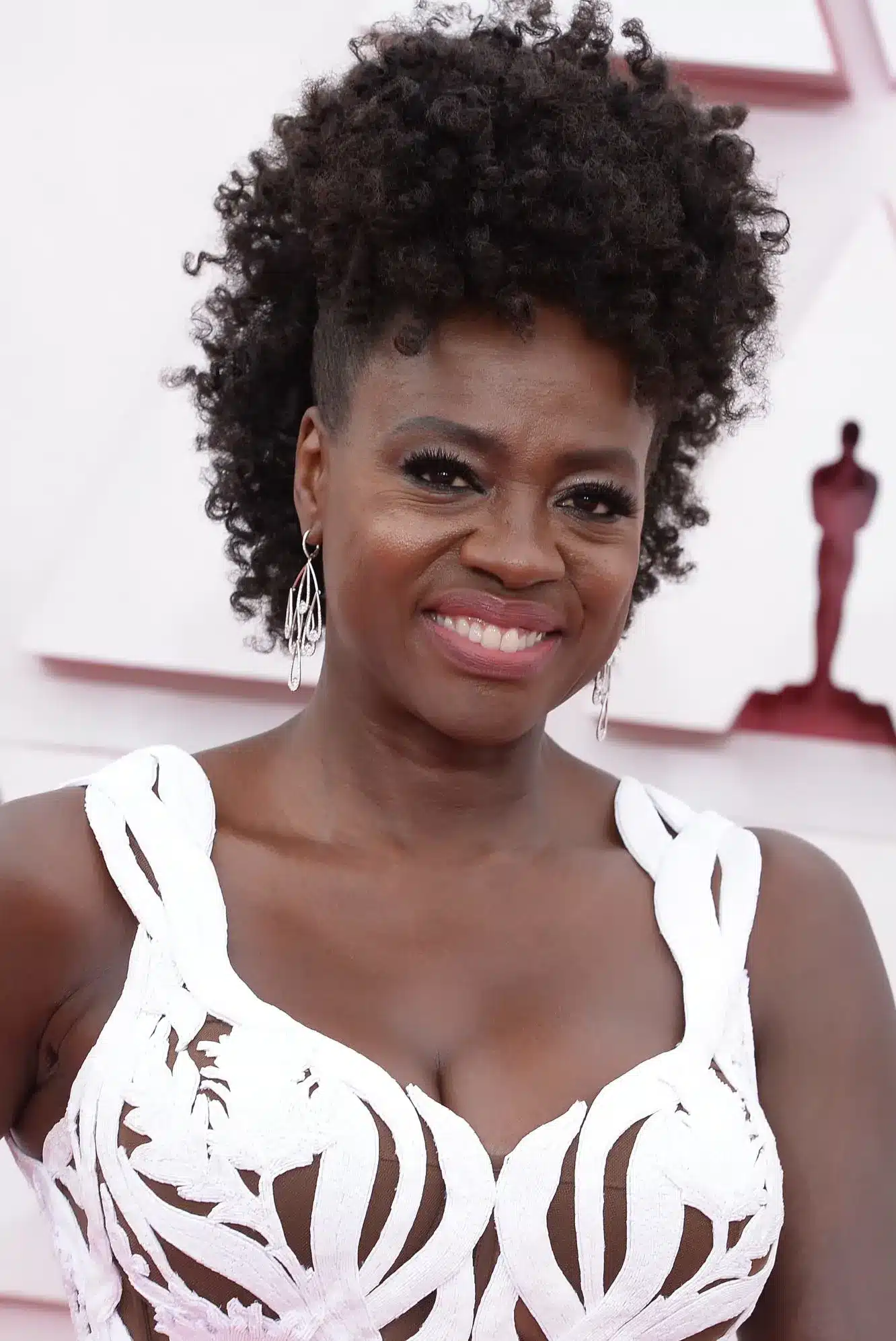 30 flattering haircuts for mature women 7 1