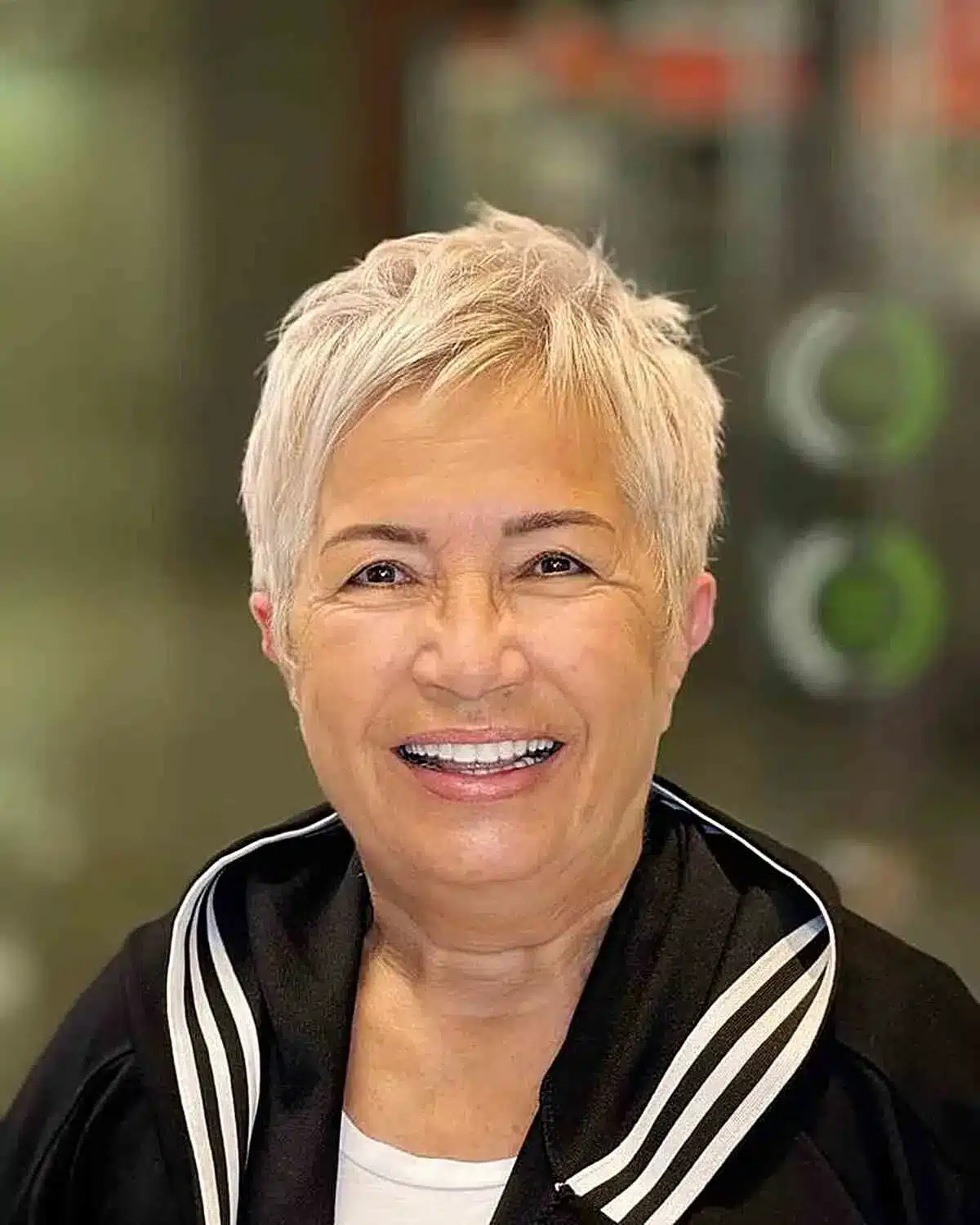 50 best choppy pixie cuts for women over 60 28
