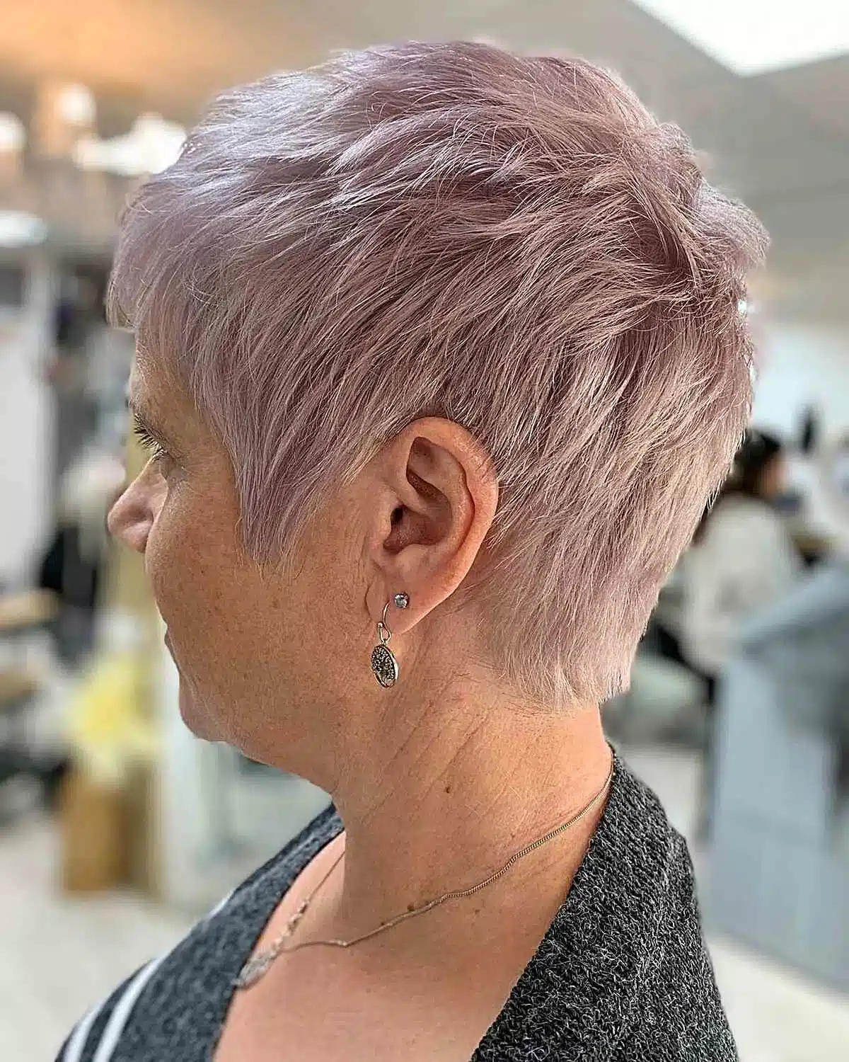 50 best choppy pixie cuts for women over 60 34