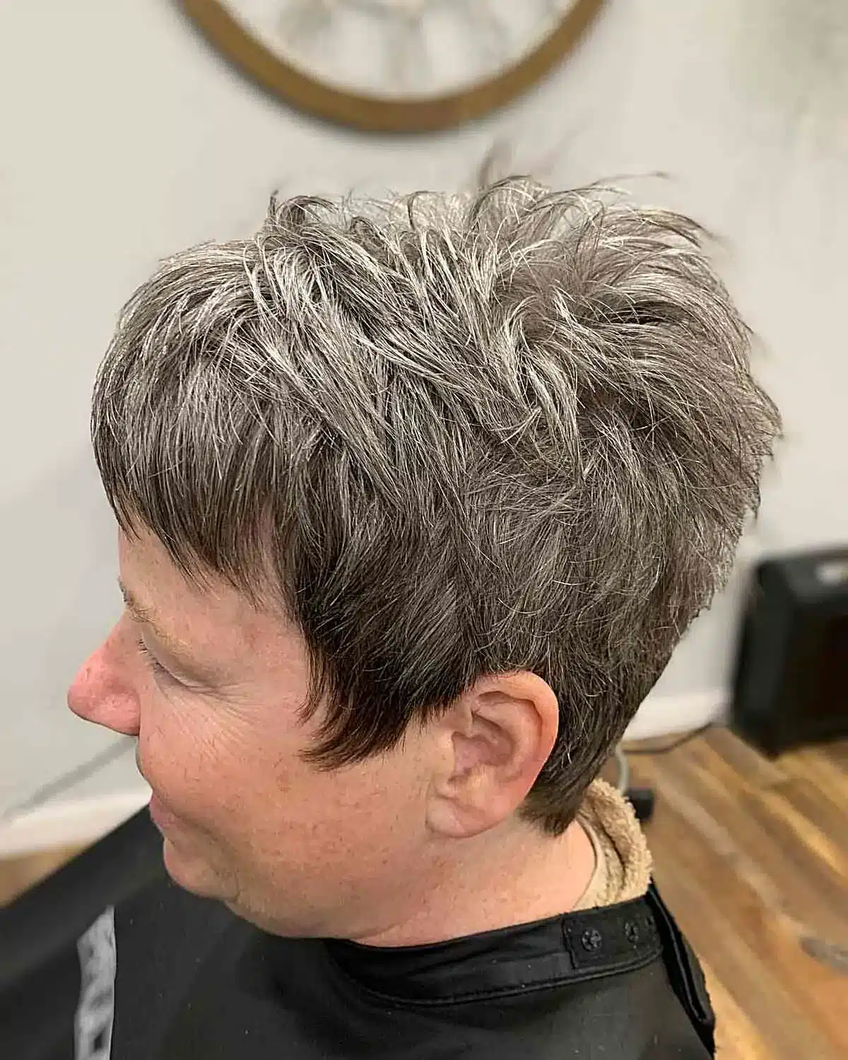 50 best choppy pixie cuts for women over 60 36