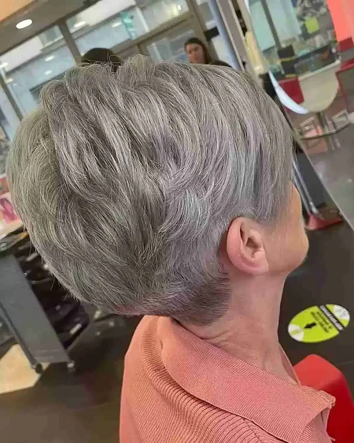 50 best choppy pixie cuts for women over 60 37