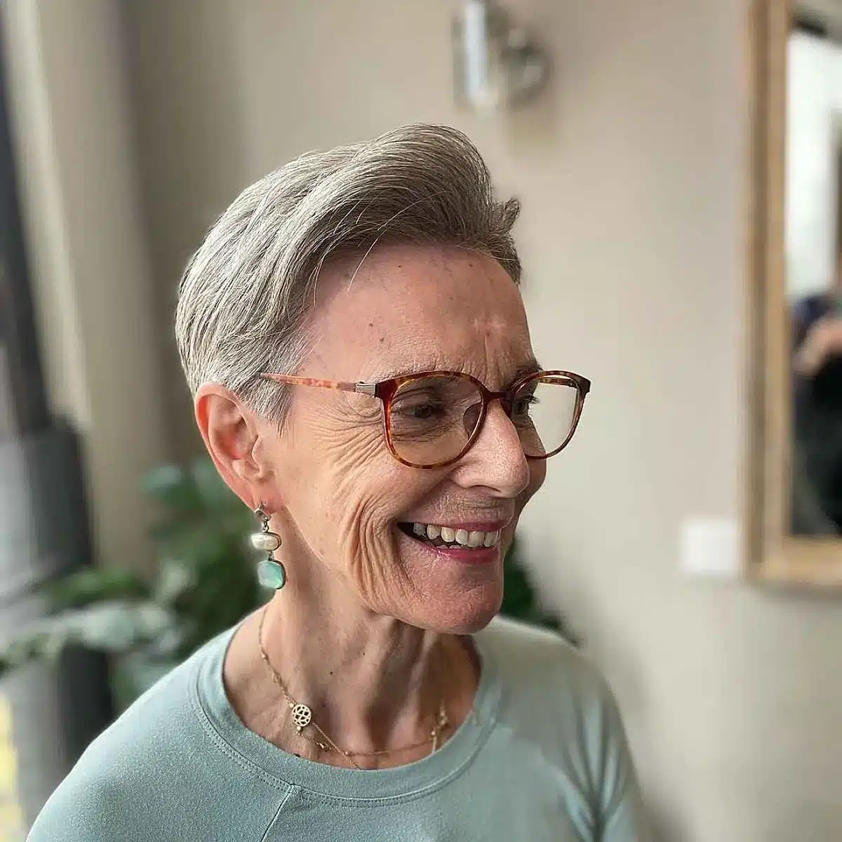 52 Perfect Pixie Haircuts for Women Over 70 to Pull Off 49 Low-Maintenance Pixie Cut